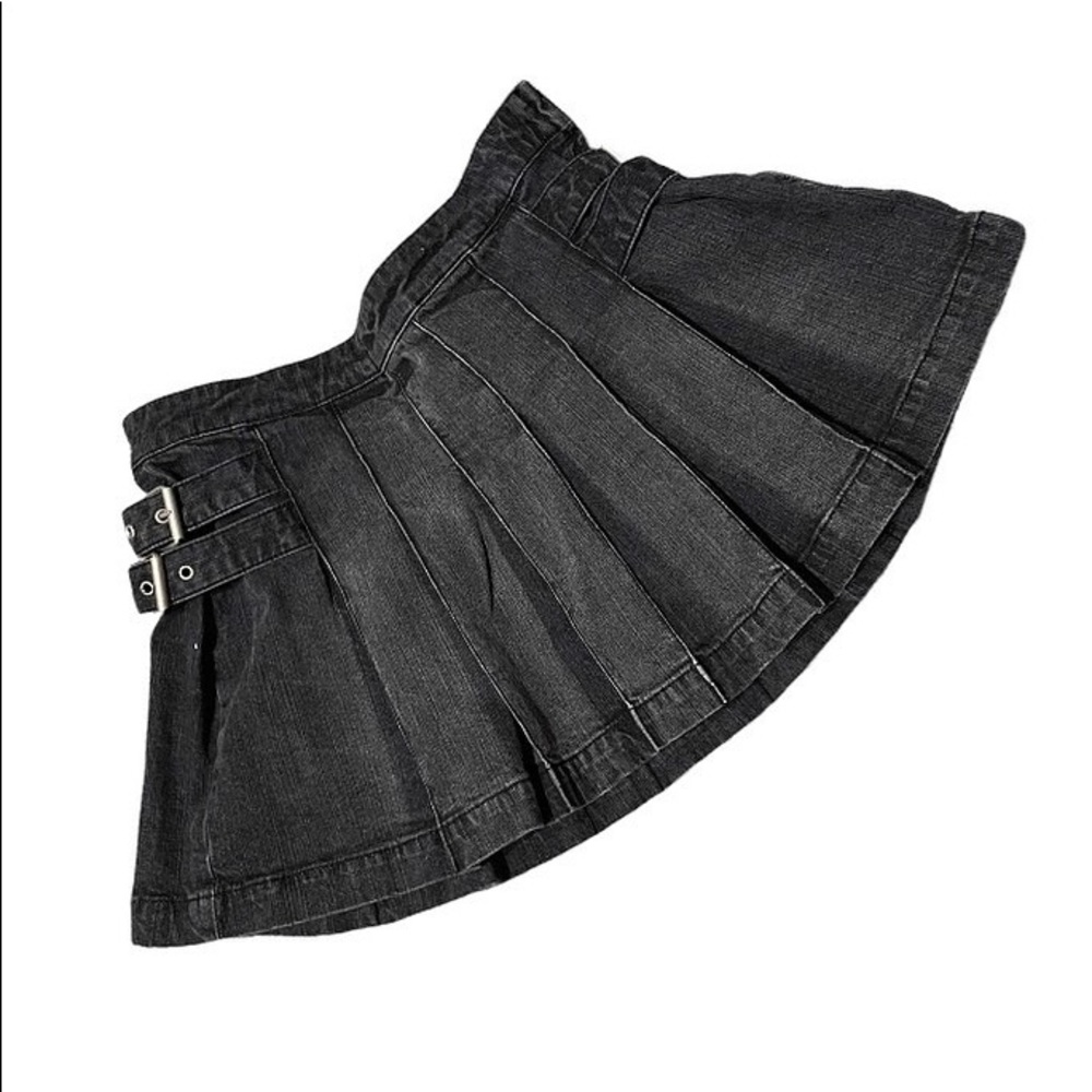 VINTAGE LOW-RISE GUESS PLEATED MINI SKIRT WITH BUCKLES